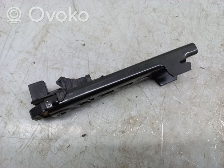 Volkswagen Touareg II Rail de réglage hauteur de ceinture de sécurité 3C8857819