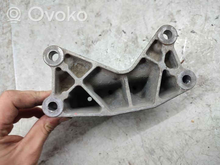 Porsche Cayenne (92A) Supporto di montaggio scatola del cambio 7L8399649