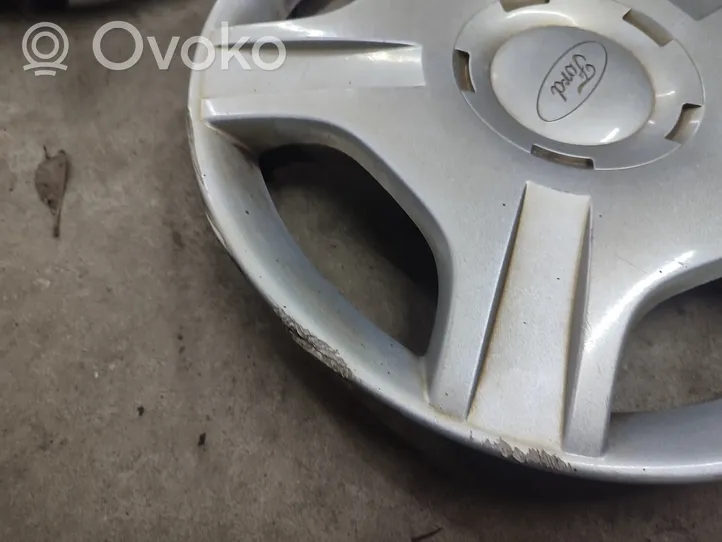 Ford Focus R17 wheel hub/cap/trim 