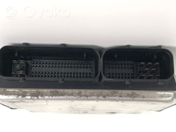 Volkswagen Golf IV Sterownik / Moduł ECU 038906012BF