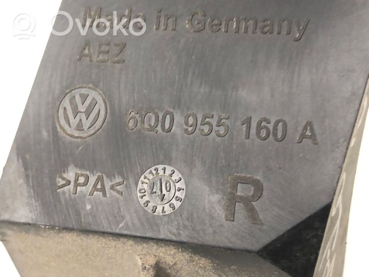 Volkswagen Polo IV 9N3 Buse de lave-phares 6Q0955160A