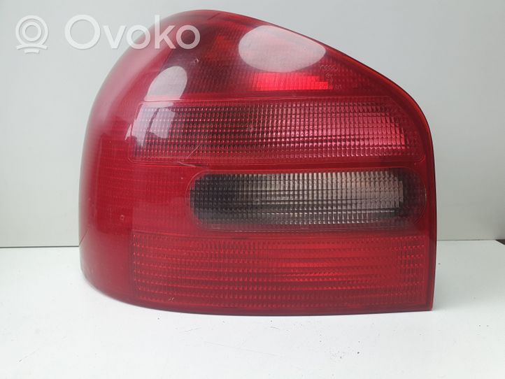 Audi A3 S3 8L Lampa tylna 8L0945095A