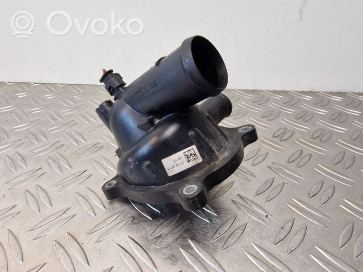 Audi A8 S8 D3 4E Termostaatin kotelo 079121012D