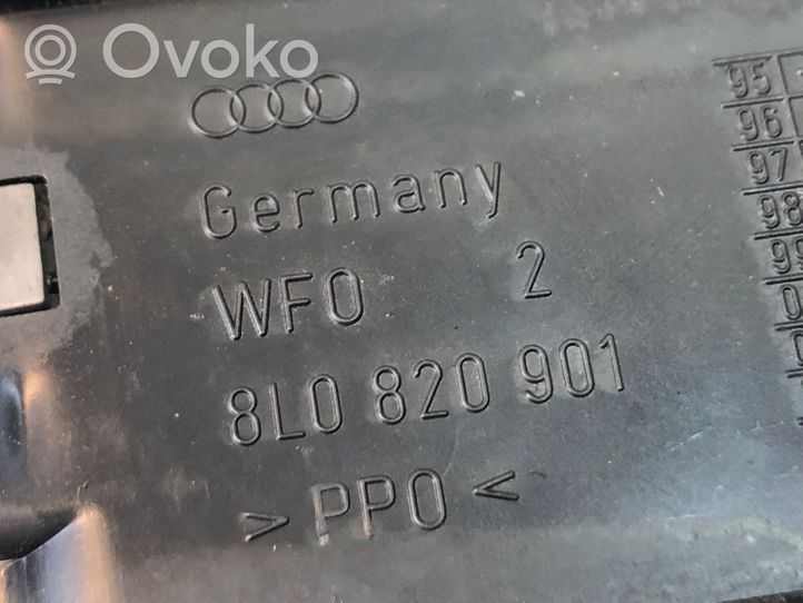 Audi A3 S3 8L Boczna kratka nawiewu deski rozdzielczej 8L0820901