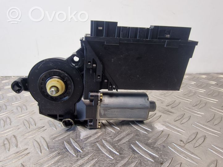 Volkswagen Touareg I Front door window regulator motor 3D1959793B