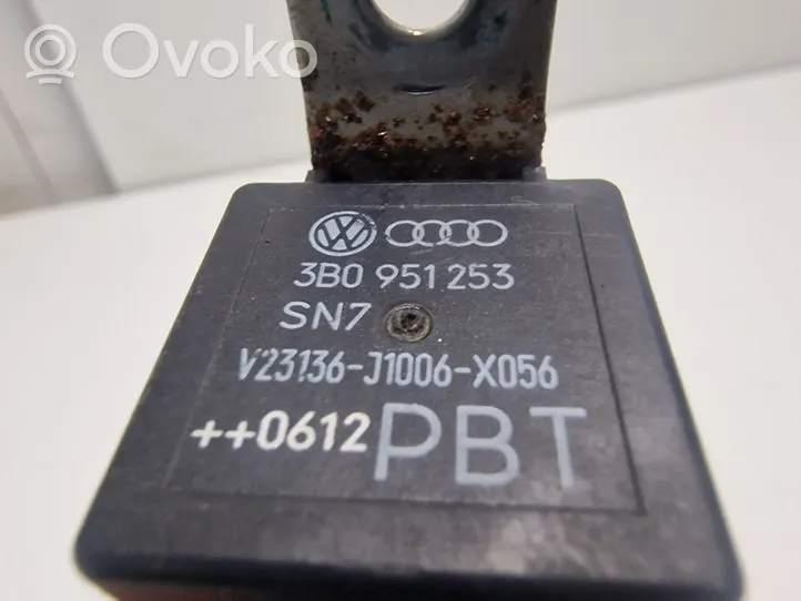 Volkswagen PASSAT B6 Relè preriscaldamento candelette 3B0951253