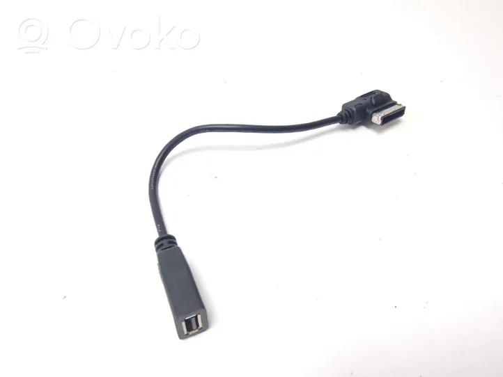 Volkswagen PASSAT B7 USB jungtis 5N0035558