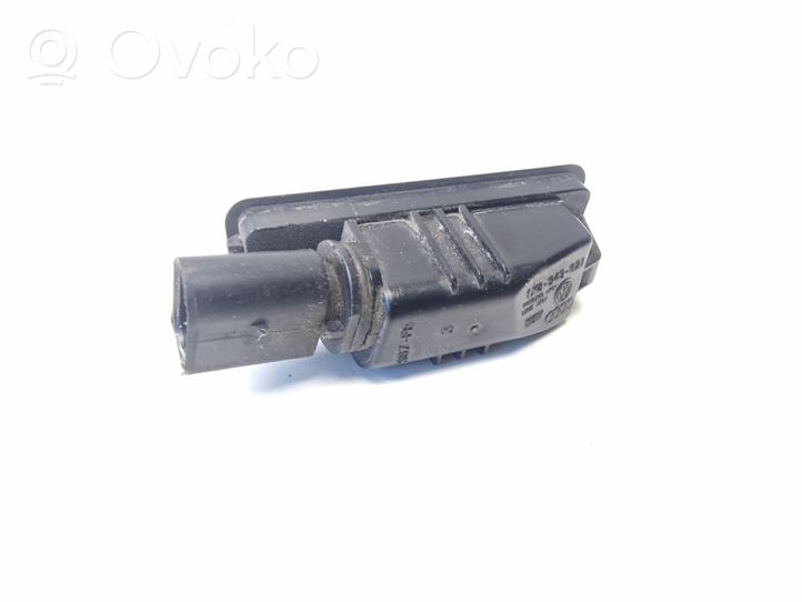 Volkswagen Golf VII Lampa oświetlenia tylnej tablicy rejestracyjnej 1K8943021