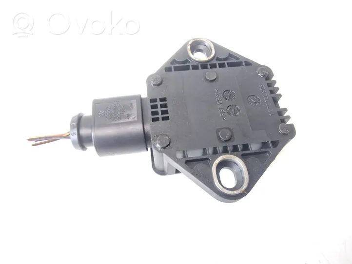 Audi A6 S6 C6 4F ESP (elektroniskās stabilitātes programmas) sensors (paātrinājuma sensors) 8E0907637B