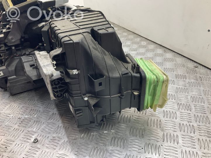 BMW 7 F01 F02 F03 F04 Montaje de la caja de climatización interior 9197019