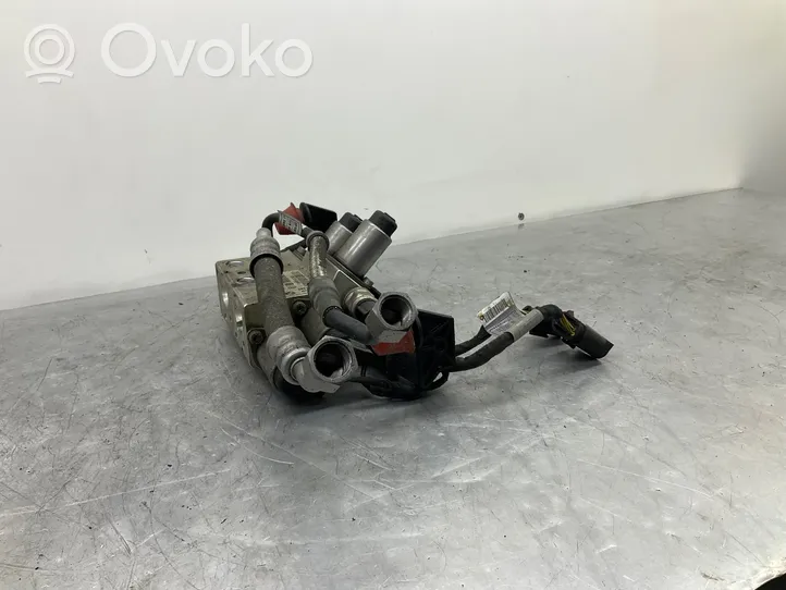 BMW 5 E60 E61 Aktiivijousituksen ohjaus/venttiilikokoonpano 6781488