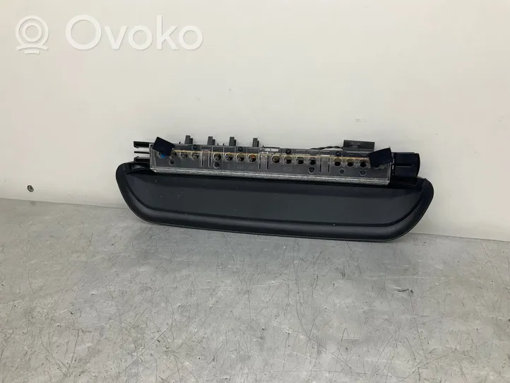 BMW 5 E60 E61 Luce d’arresto centrale/supplementare 022403