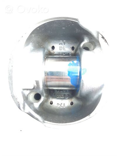 Audi A6 S6 C6 4F Piston 83L57