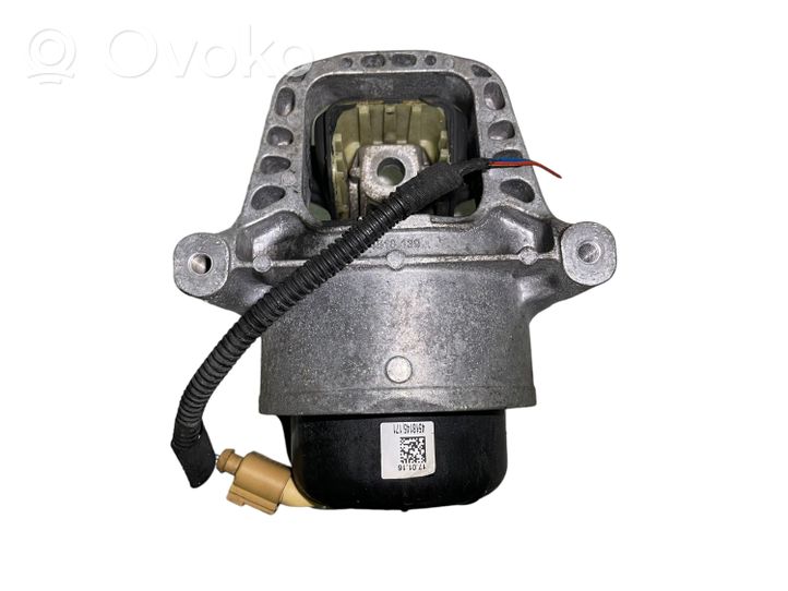 Audi A4 S4 B9 Supporto di montaggio del motore 8W0199371AT