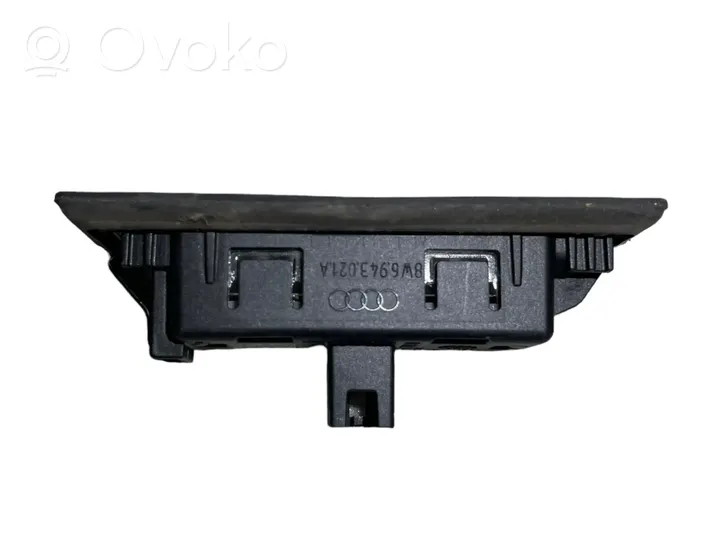 Audi A5 Lampa oświetlenia tylnej tablicy rejestracyjnej 8W6943021A