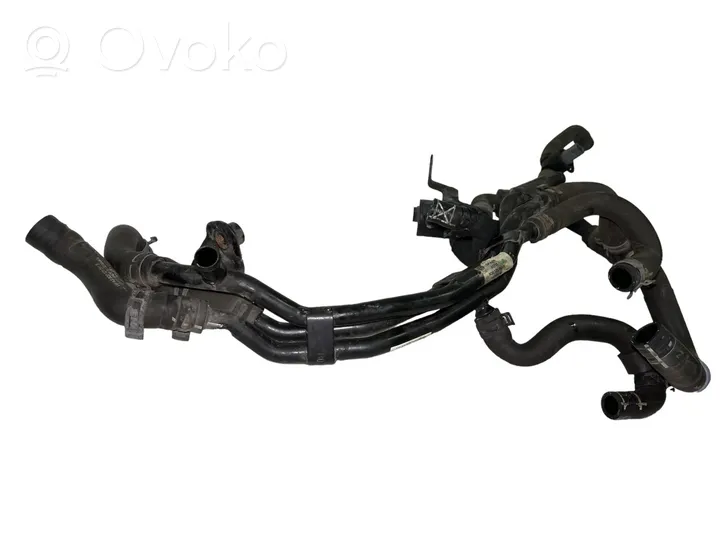 Volkswagen Golf VII Tubo flessibile del liquido di raffreddamento del motore 5Q0121096K