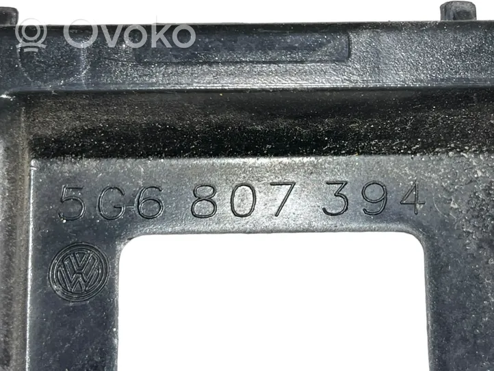 Volkswagen Golf VII Takapuskurin kannake 5G6807394