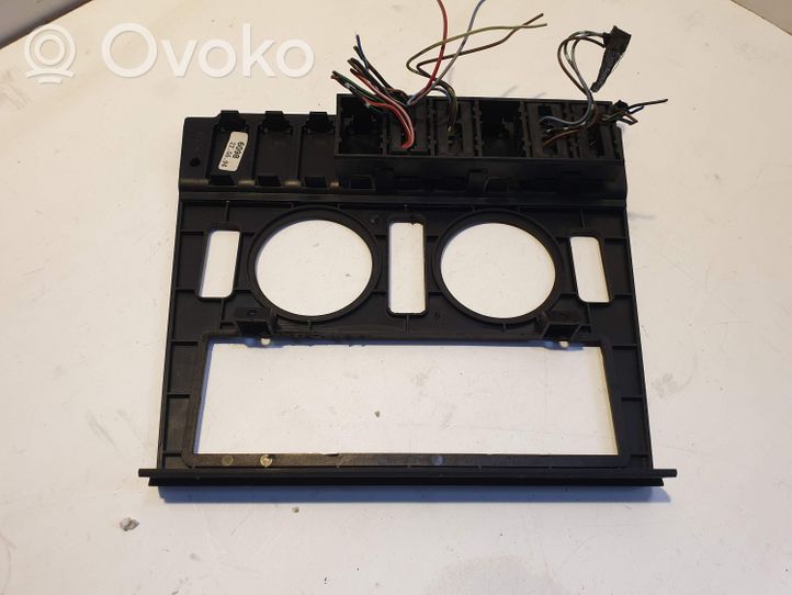 Mercedes-Benz C W202 Panelės apdailos skydas (centrinis) 2028210071