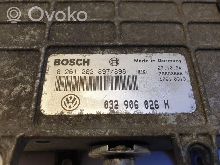 Volkswagen Polo II 86C 2F Variklio valdymo blokas 0261203897