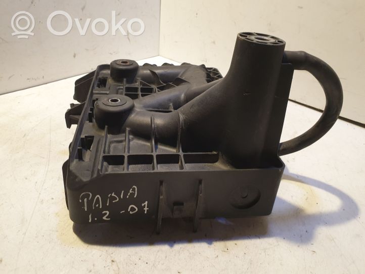 Skoda Fabia Mk1 (6Y) Półka akumulatora 5Z0915331