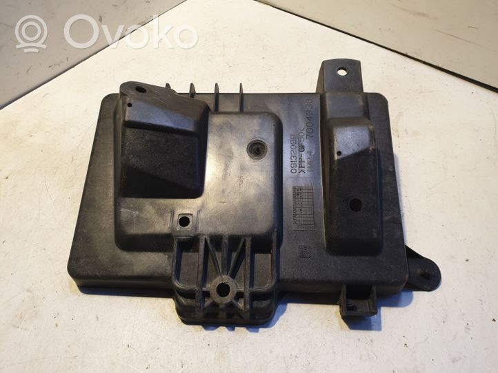 Opel Astra G Battery tray 09132098