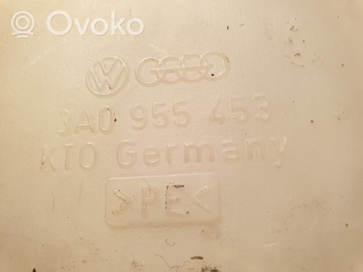 Volkswagen PASSAT B4 Réservoir de liquide lave-glace 3A0955453