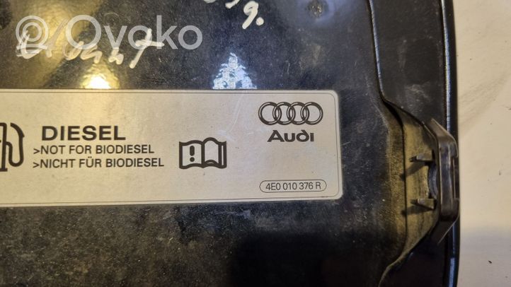 Audi A4 S4 B7 8E 8H Klapka wlewu paliwa 4E0010376