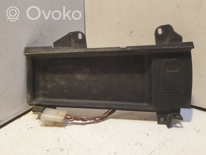 BMW 5 E39 Aschenbecher vorne 8159694