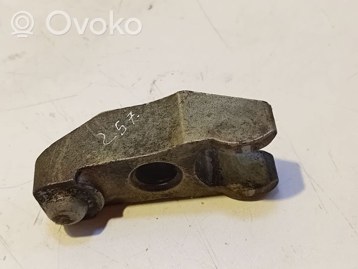 Audi A4 S4 B5 8D Fuel Injector clamp holder 