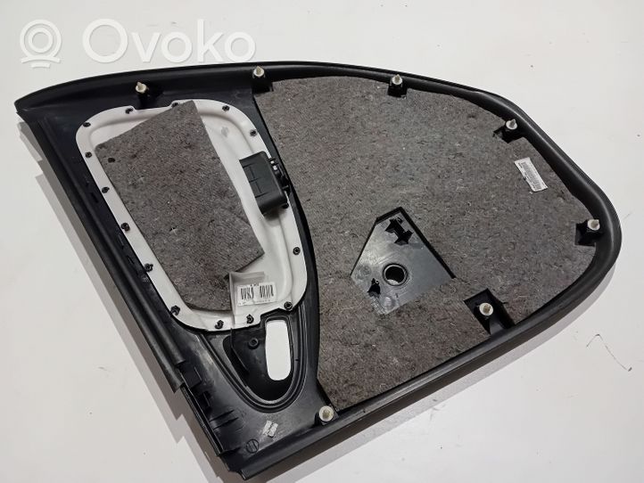 Toyota Yaris Galinė apdailos juosta 676140D010