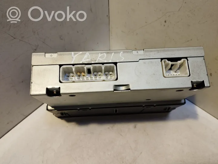 Toyota Yaris Radio/CD/DVD/GPS-pääyksikkö 861100D040