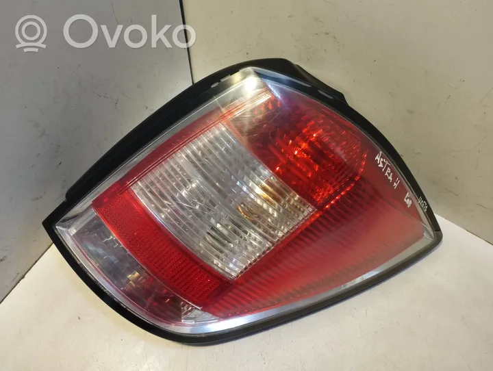 Opel Astra H Lampa tylna 24451840R