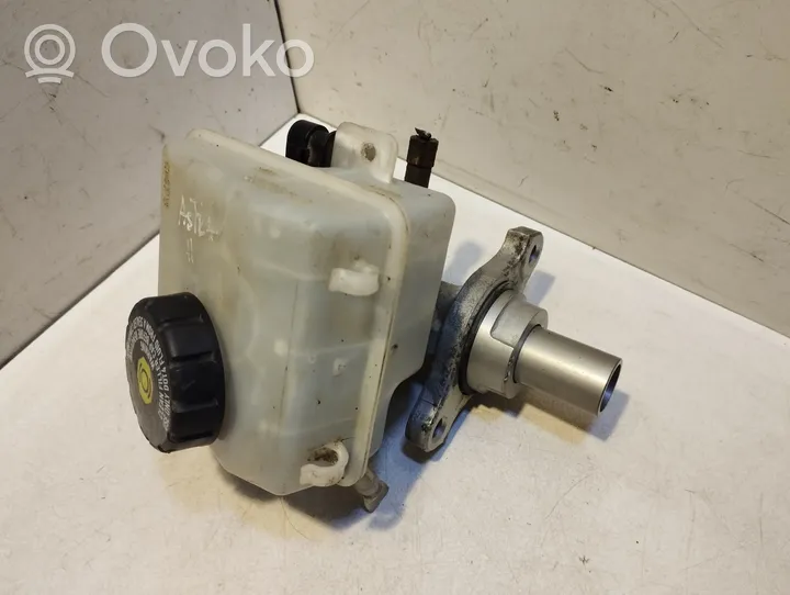 Opel Astra H Główny cylinder hamulca 32067271