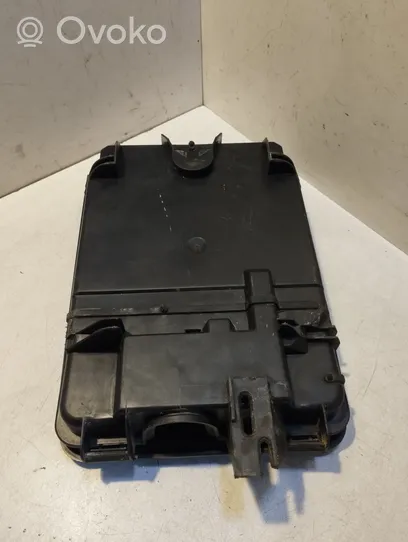 Volkswagen PASSAT B5 Fuse box set 8D0927613