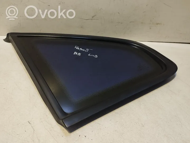 Volkswagen PASSAT B5 Rear side window/glass 43R00048