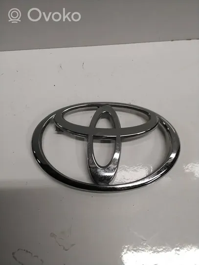 Toyota Land Cruiser (J100) Valmistajan merkki/logo/tunnus 