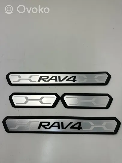 Toyota RAV 4 (XA50) Etuoven kynnyksen suojalista 67913YY160