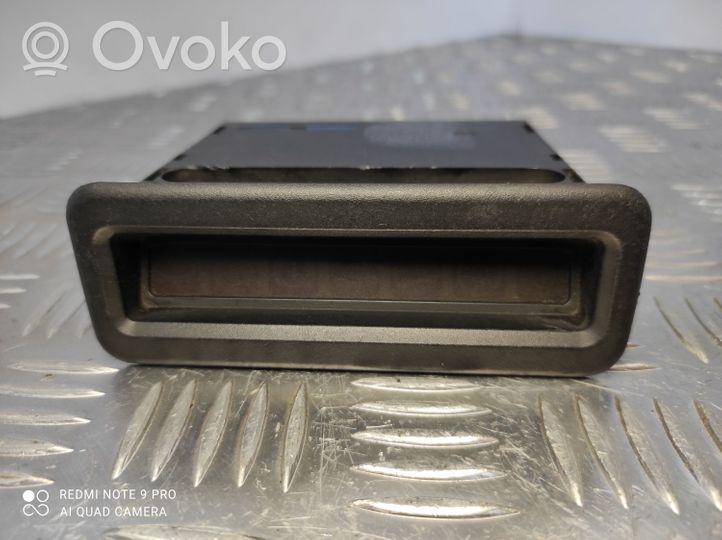 Opel Kadett E Monitori/näyttö/pieni näyttö 90240511