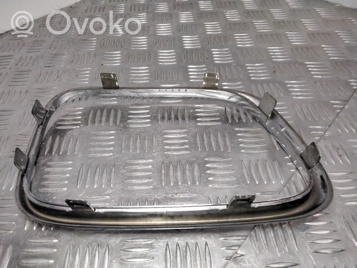 BMW X5 E53 Grille calandre supérieure de pare-chocs avant 51138247