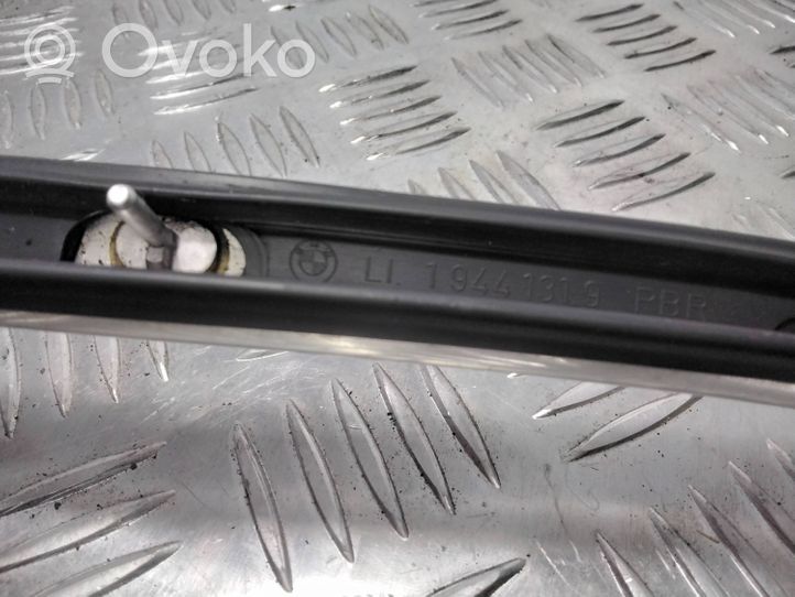 BMW 5 E34 Rivestimento vetro lato posteriore 19441319