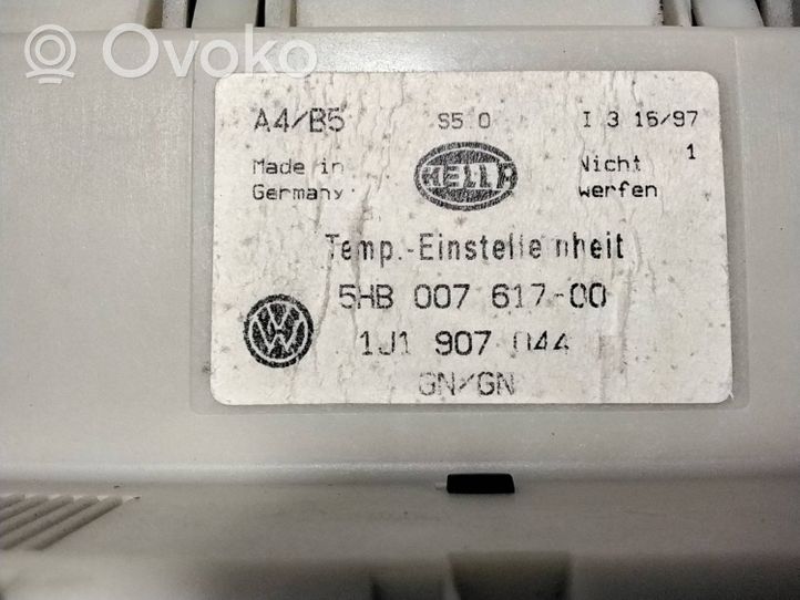 Volkswagen PASSAT B5 Ilmastoinnin ohjainlaite 1J1907044