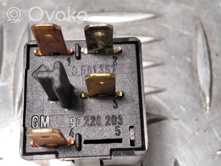 Opel Vectra A Logu elektriskās apsildes slēdzis 90228203