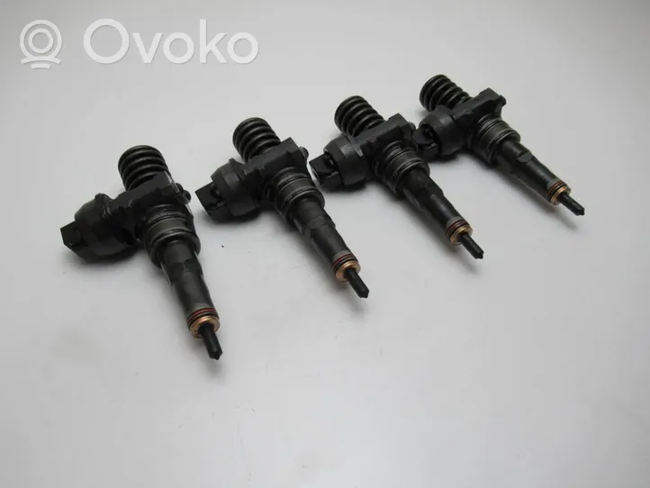 Volkswagen Golf V Set di iniettori 0414720215