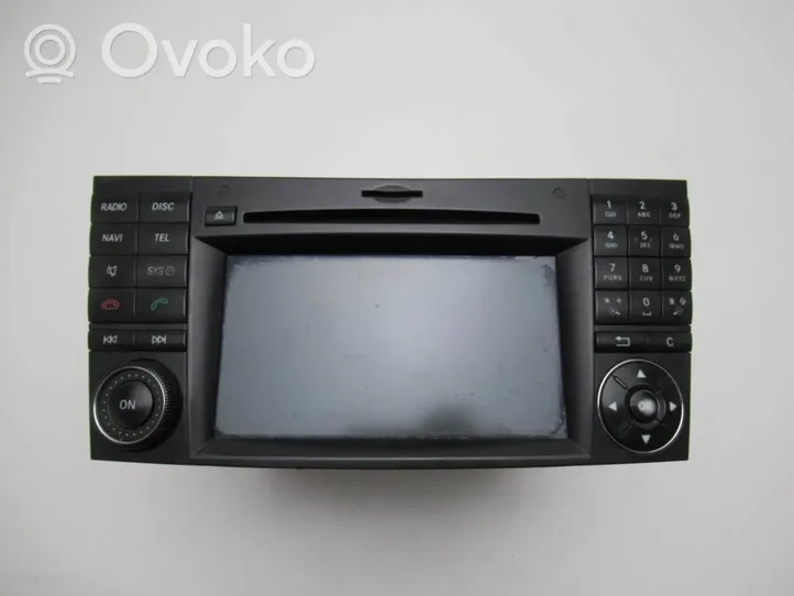 Mercedes-Benz E W211 Panel / Radioodtwarzacz CD/DVD/GPS A2199001000