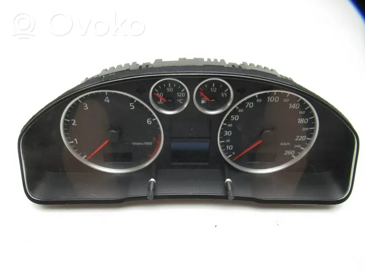 Audi A4 S4 B5 8D Tachimetro (quadro strumenti) 8D0920900B