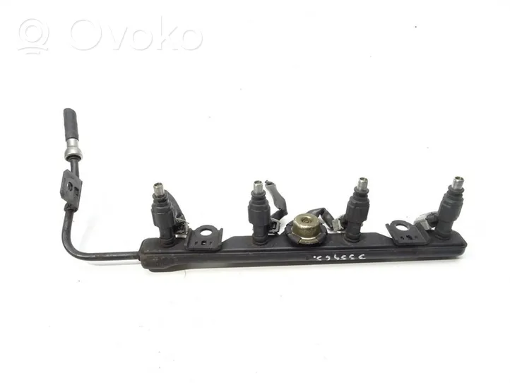 Toyota Corolla Verso E121 Kraftstoffverteiler Einspritzleiste Verteilerrohr 0280155936