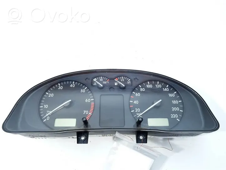 Volkswagen PASSAT B5 Compteur de vitesse tableau de bord 