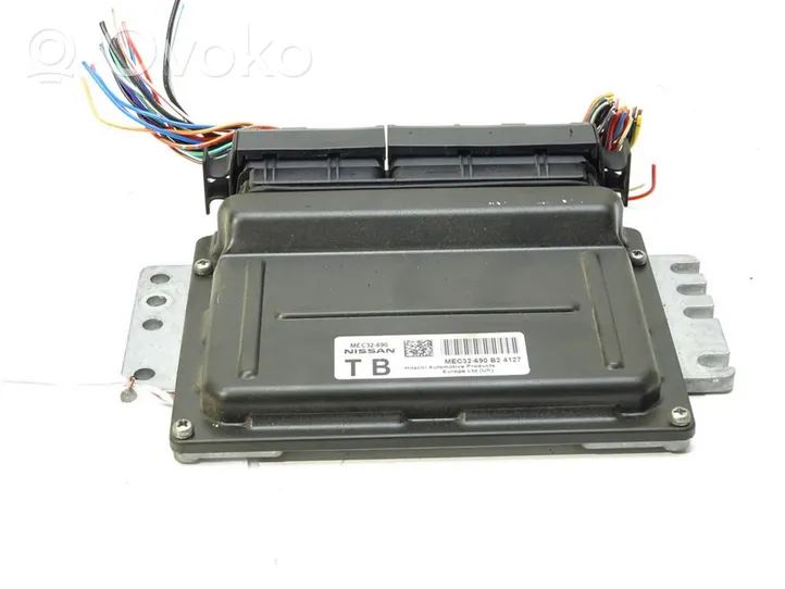 Nissan Primera Unité de commande, module ECU de moteur MEC32-690