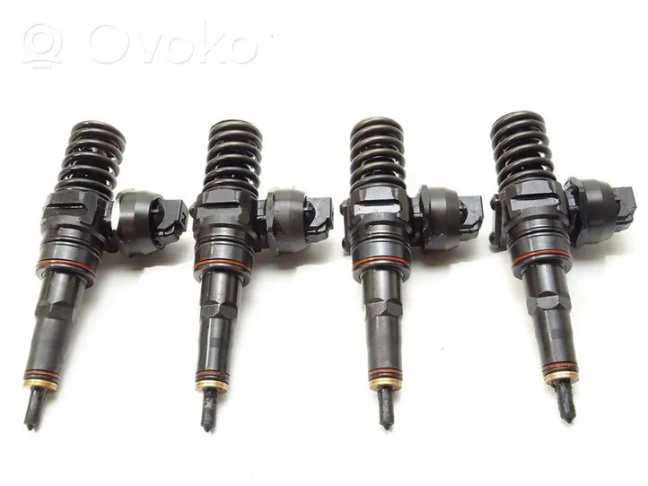 Audi A4 S4 B6 8E 8H Set di iniettori 038130073AK