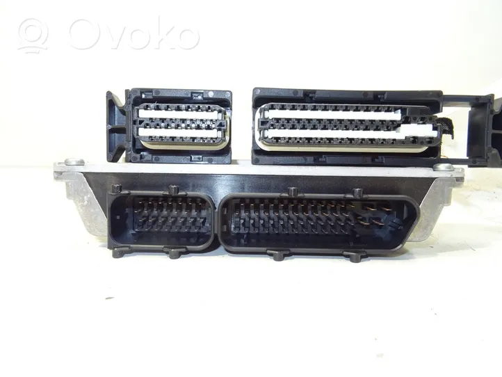 Volkswagen PASSAT B5 Komputer / Sterownik ECU silnika 3B0907557M